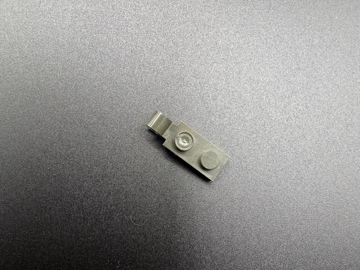 1x2 flat clip